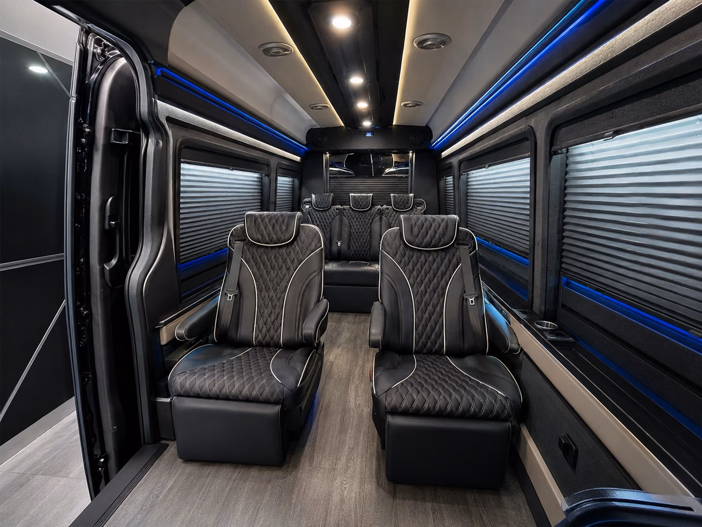 airport shuttle buses for round rock hotels and conference groups