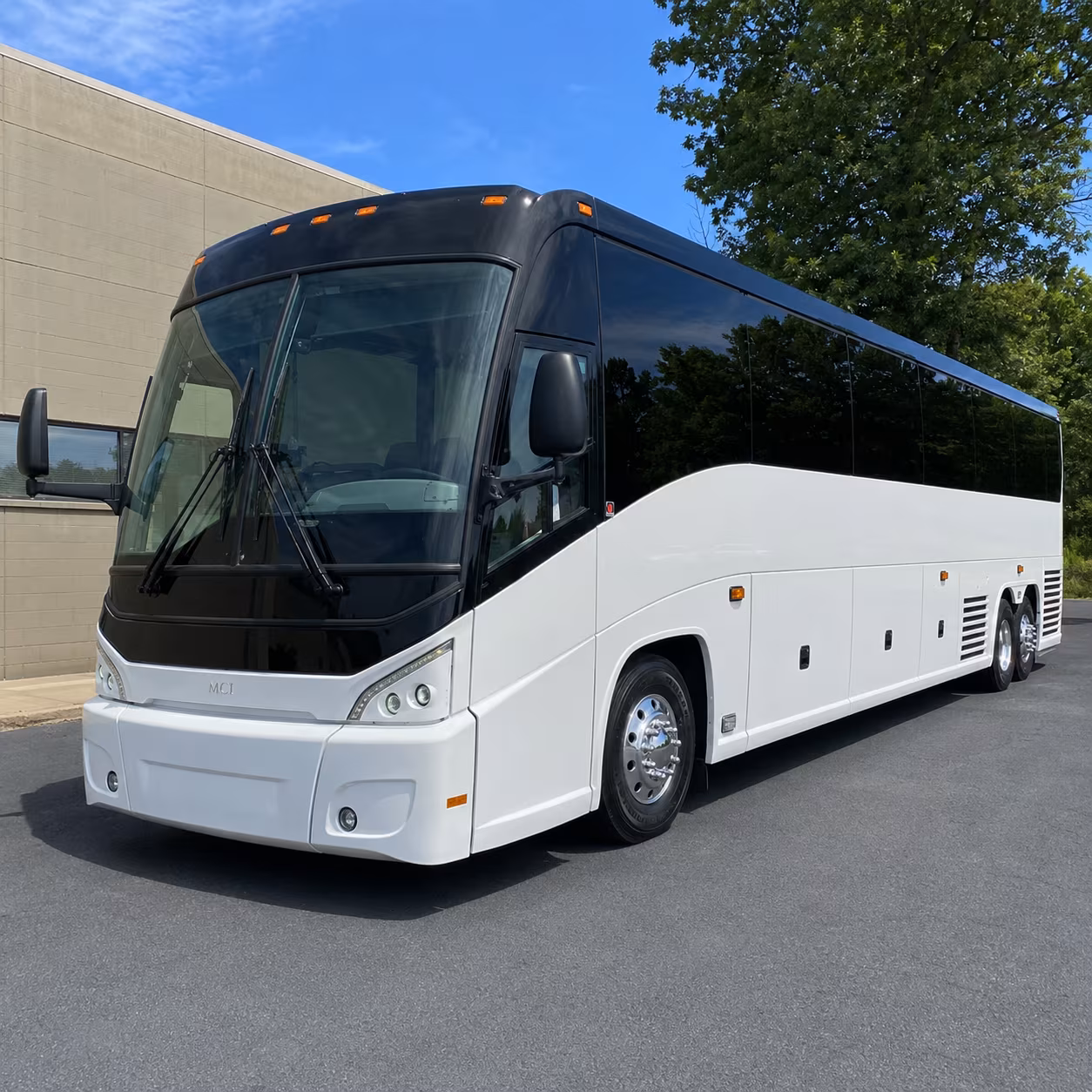 employee shuttle buses between round rock and downtown austin