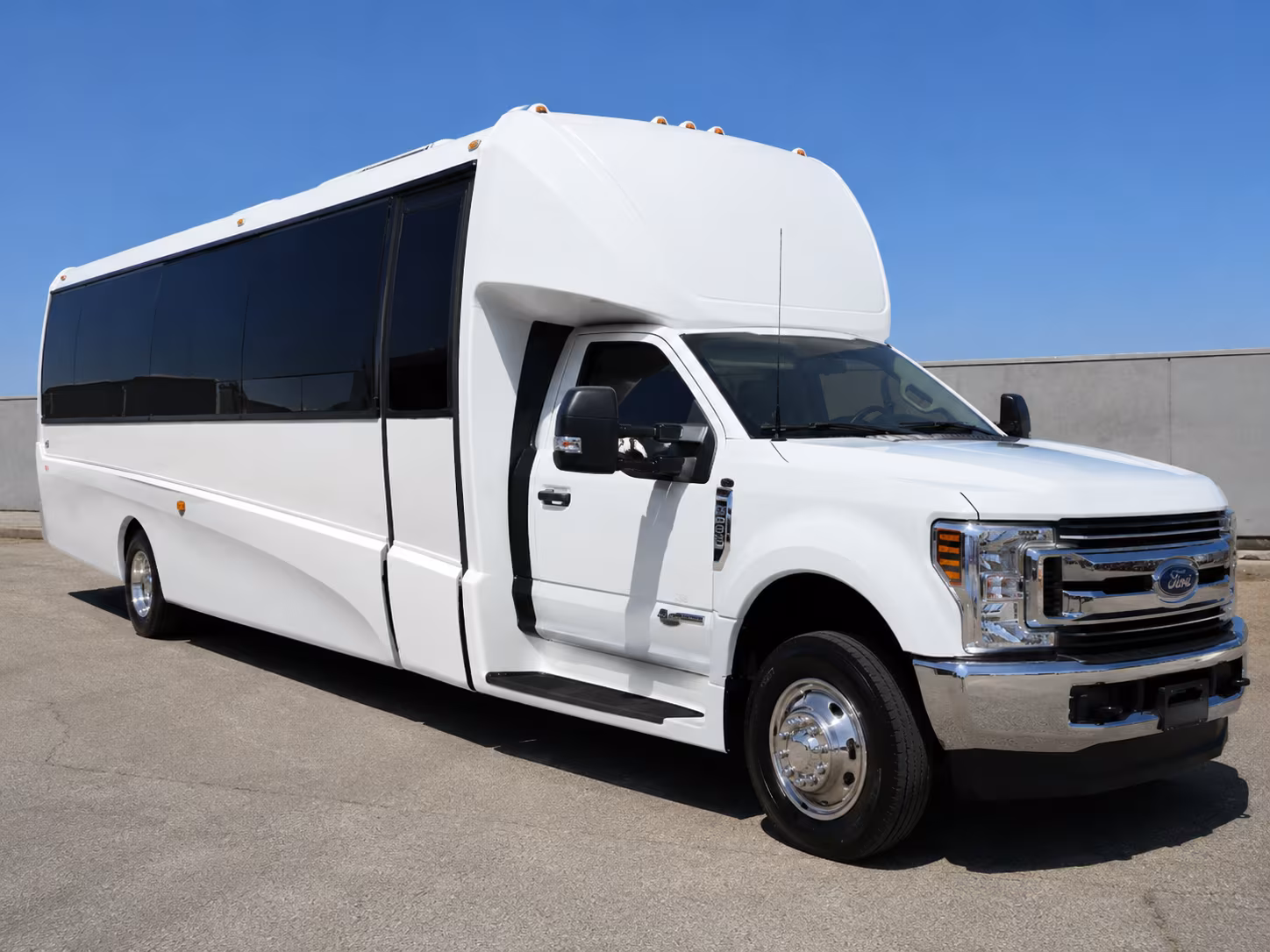 minibus rentals in round rock for smaller prom groups